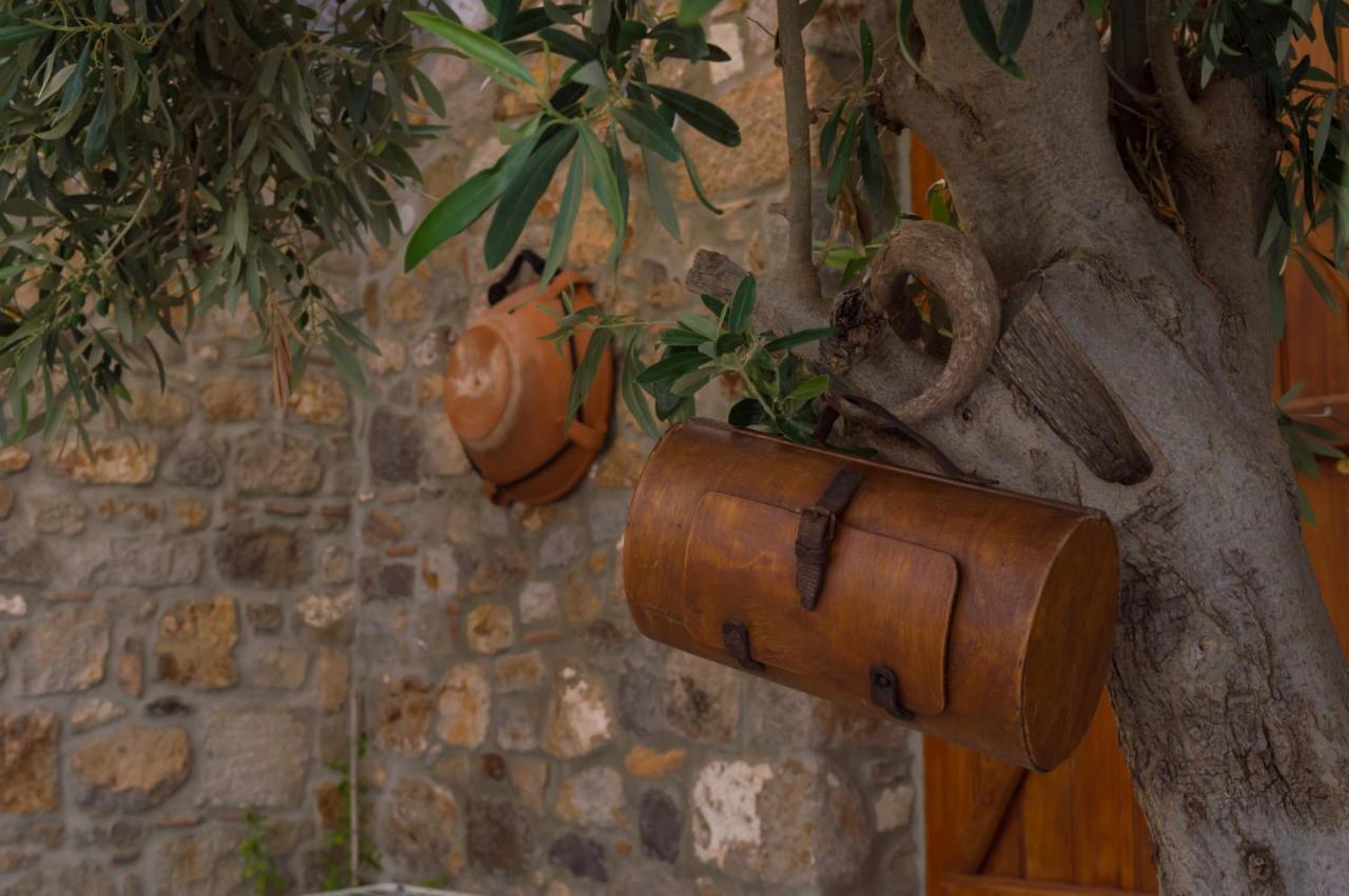 Manos House In Chora Villa Patmos Town Exterior photo