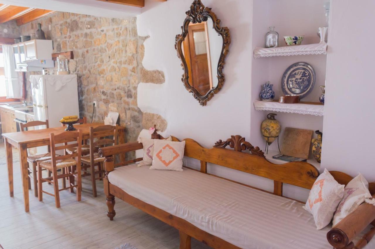 Manos House In Chora Villa Patmos Town Exterior photo