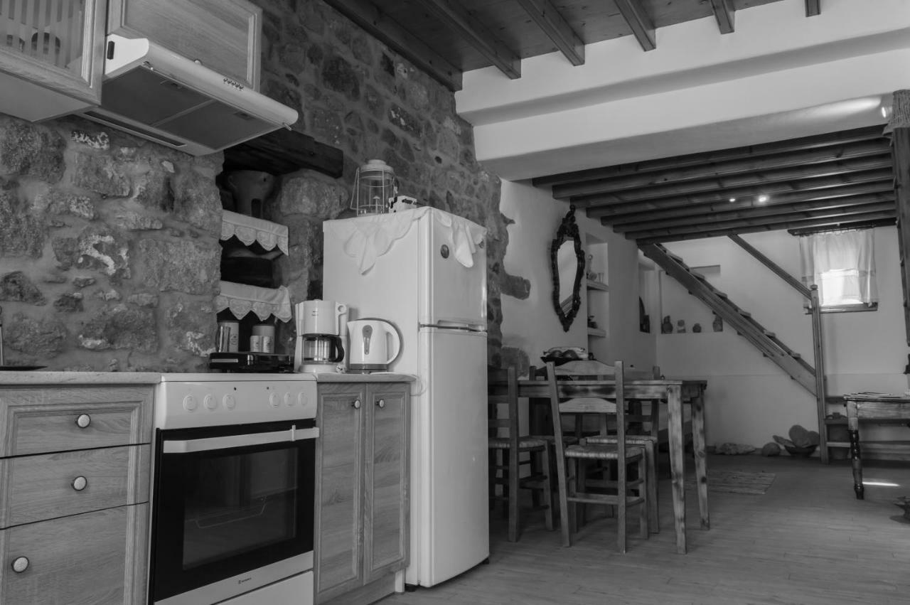 Manos House In Chora Villa Patmos Town Exterior photo
